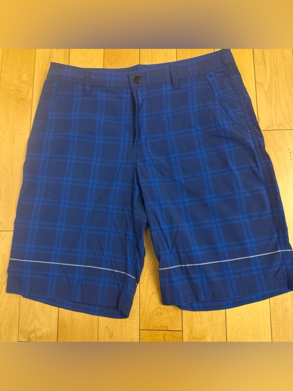 Lululemon Kahuna Sz 36 Blue Plaid Men's Golf Shorts Excellent inseam 11”